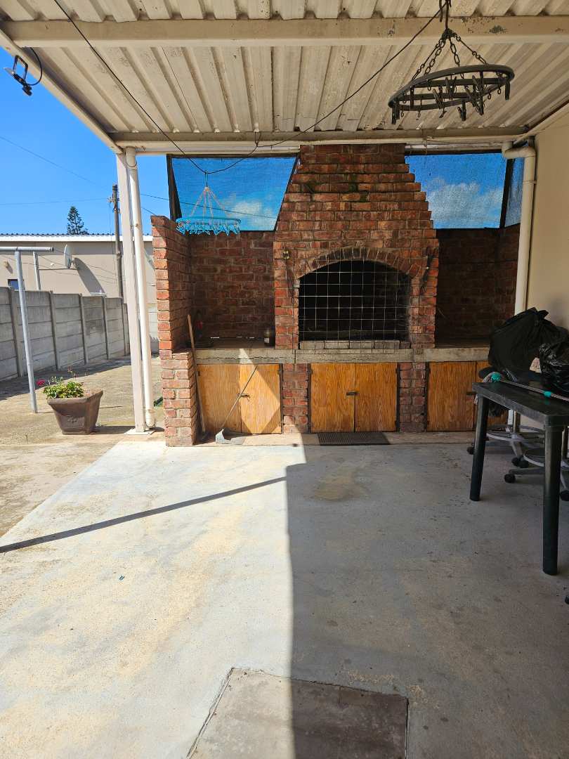 3 Bedroom Property for Sale in Algoa Park Eastern Cape